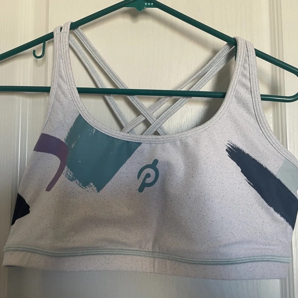 PELOTON WITH SPORTS BRA SIZE EXTRA LARGE